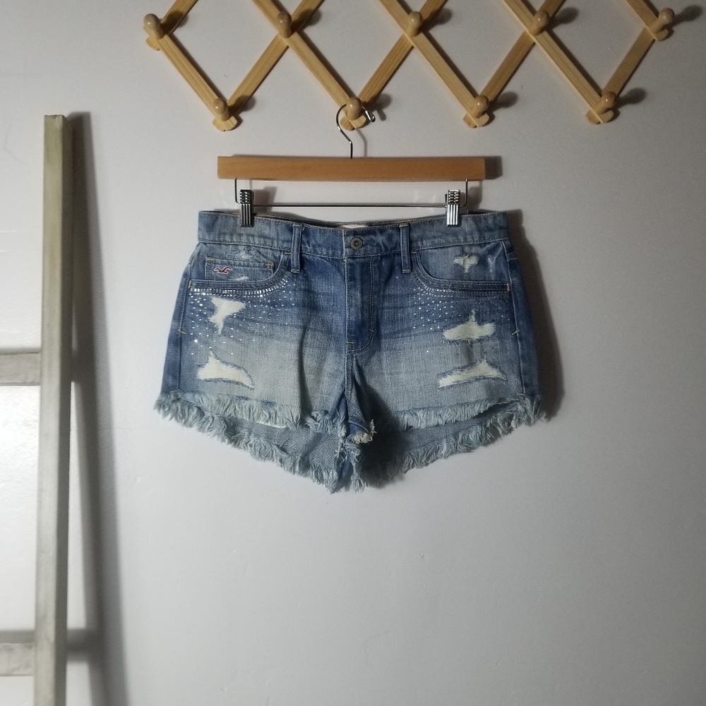 NWT HOLLISTER WOMEN'S DISTRESSED JEAN SHORTS SIZE 9
